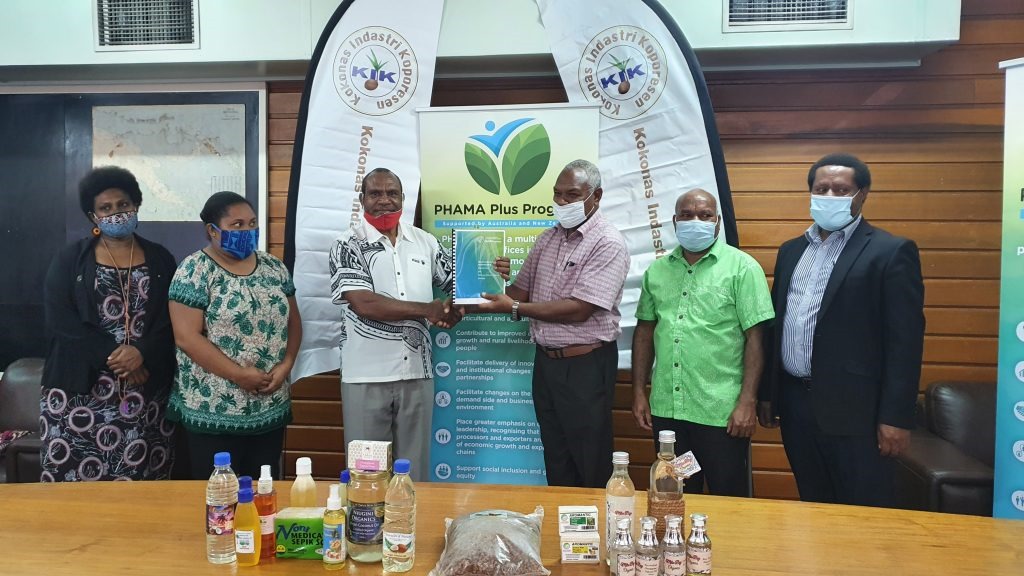 Read more about the article Partnership to raise standards for PNG coconut export products