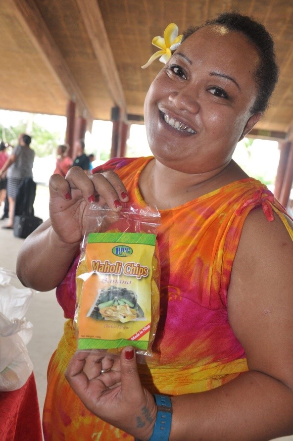 Read more about the article Turning bananas into chips in Niue